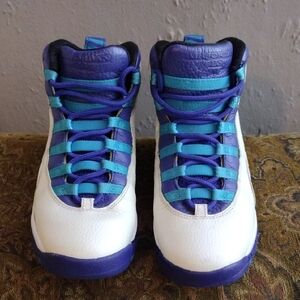 AirJordan,Size5Y,Charlotte,NBA,Sneakers in White and Blue